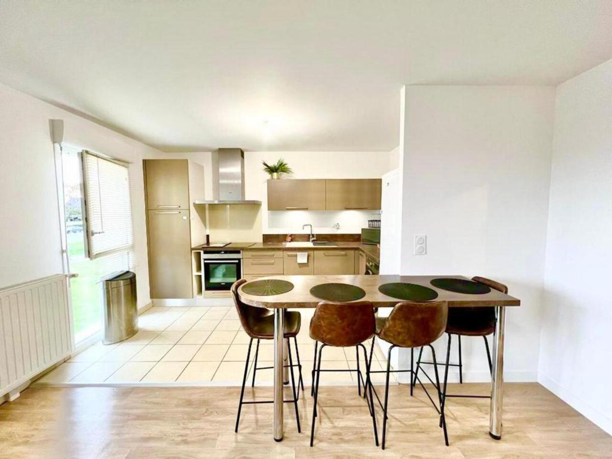 L'Atelier Chic - Wifi Fibre - Parking Privee - Balcon - Netflix Apartment Lanester Exterior photo